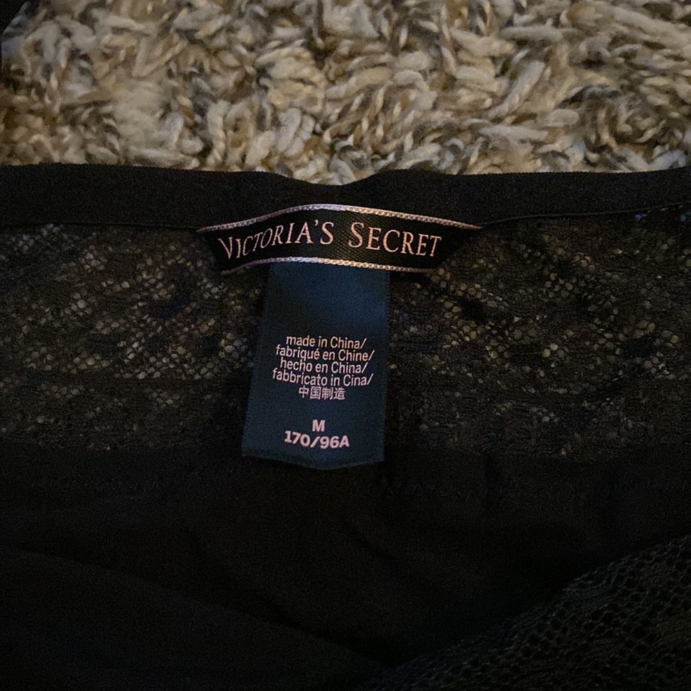 Victoria Secret - Picture 3 of 4